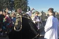 062 Nowy cmentarz - procesja z koronką
